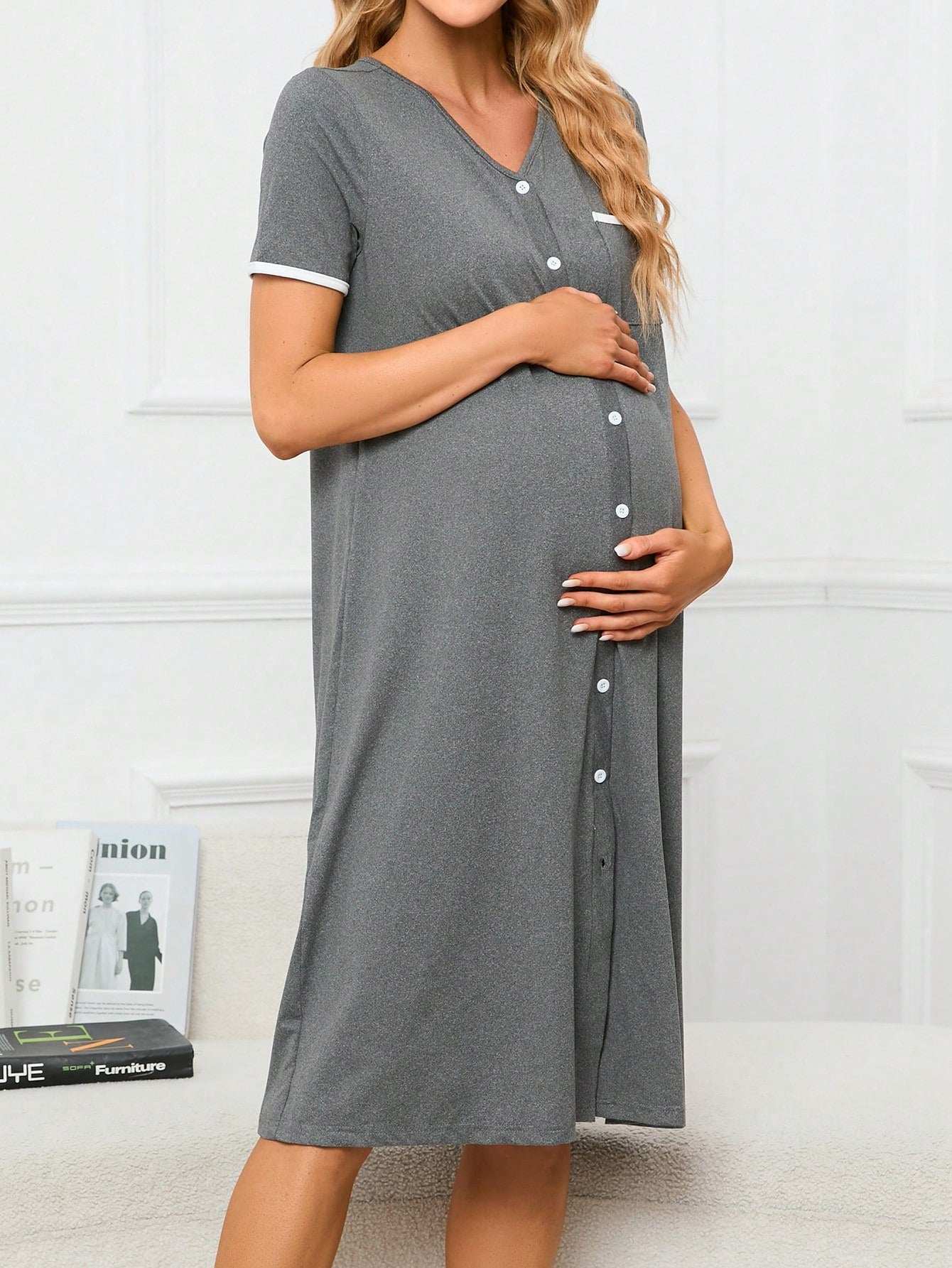 فستان نوم أمومة مميز بأزرار وحواف متباينة للأم - Pink&blue