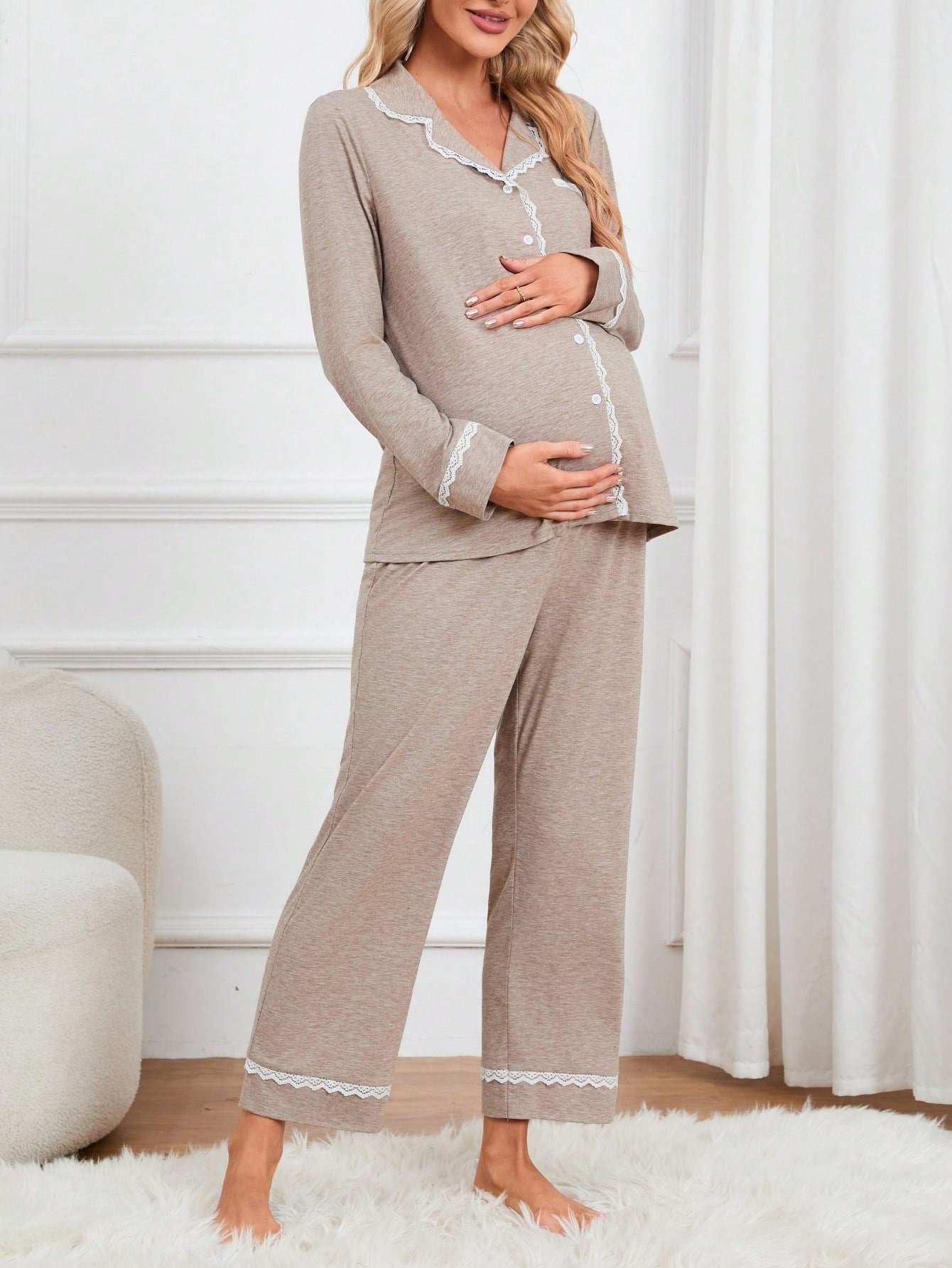 طقم بيجاما مكون من ملابس علوية نوم وبنطال نوم بتريمينج من الدانتيل للأمهات - Pink&blue