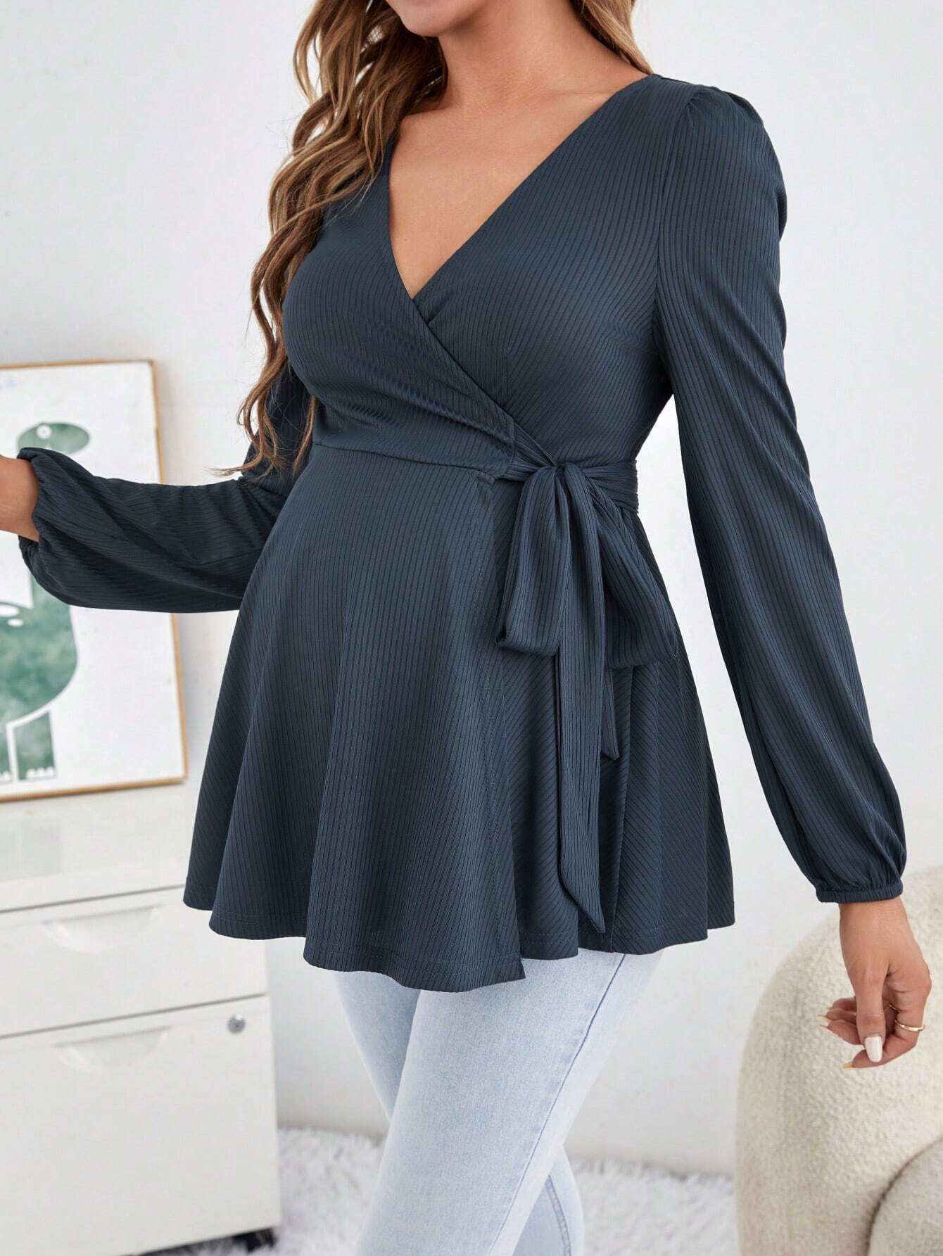 قميص نسائي للحوامل بأكمام جرس و ياقة على شكل V لون سادة - Pink&blue