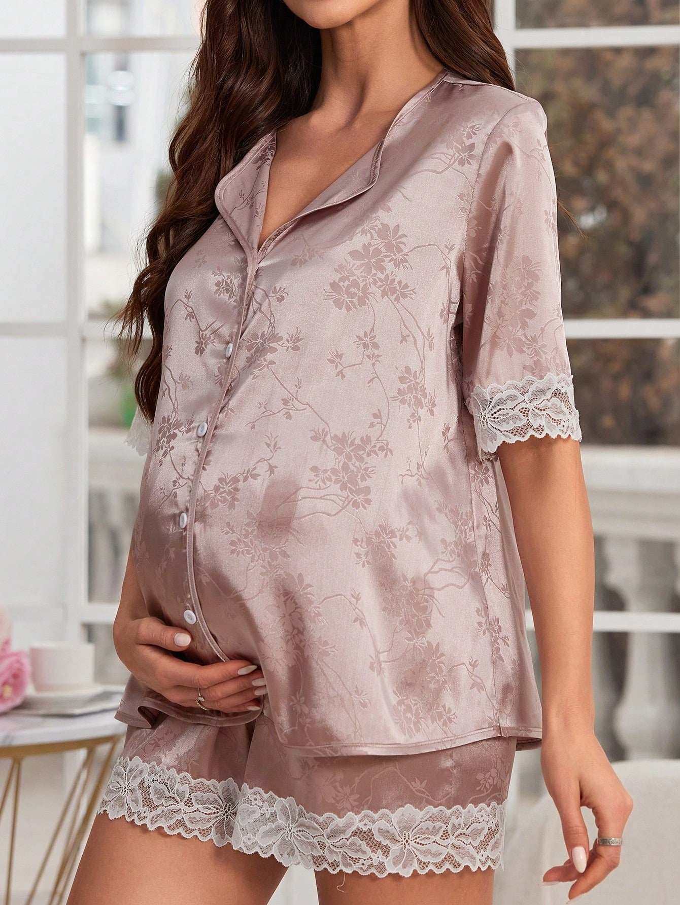 مجموعة بجامات للأم الحامل من قماش الجاكار المزيف الحرير مع حواف من الدانتيل شكل حرف V في الرقبة، بجامات حمل، ملابس نوم للحوامل، مجموعات للحوامل - Pink&blue