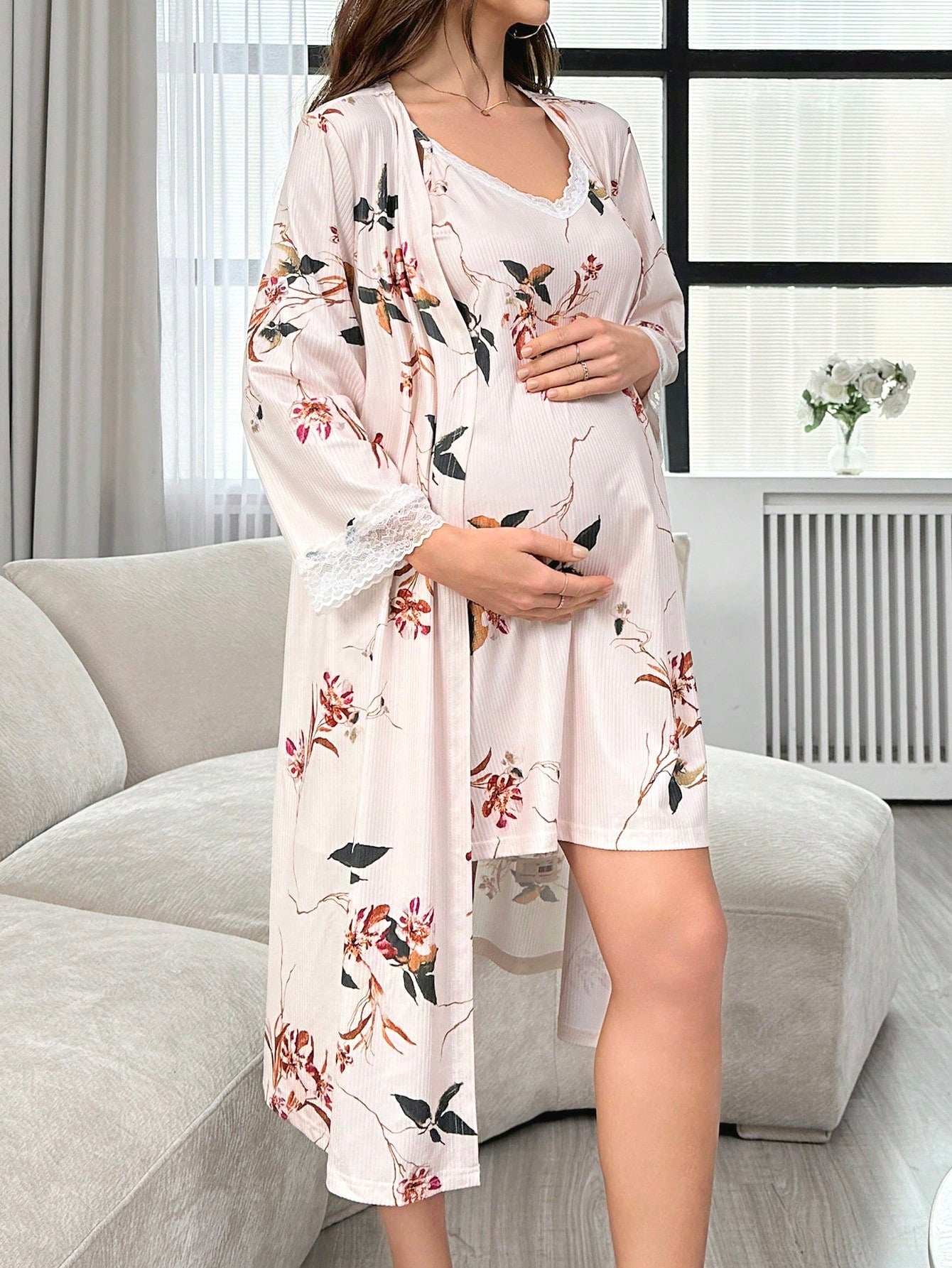 طقم ثوب نوم وبشت بناتي بطبعة زهور مع تطريز دانتيل وأربطة سباغيتي للأم - Pink&blue