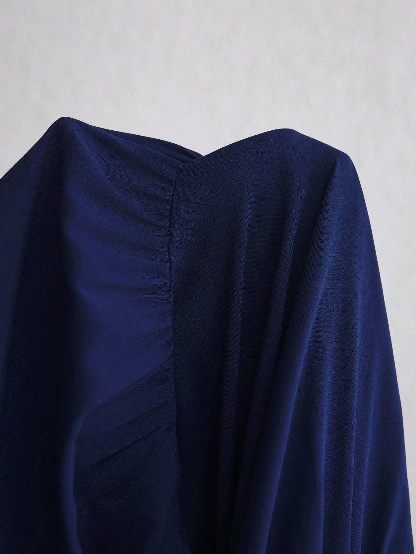 فستان متوسط الطول للحوامل بأكمام فانوس وأذيال بكسرات وأزرار فردية، خريفي - Pink&blue