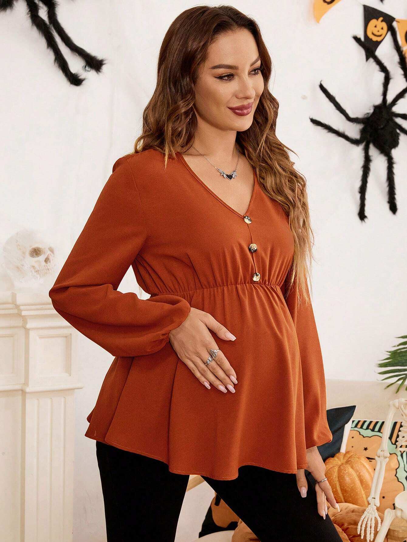 قميص فضفاض مع زخرفة أزرار وأكمام فانوس ياقة V أحادي اللون للحوامل - Pink&blue