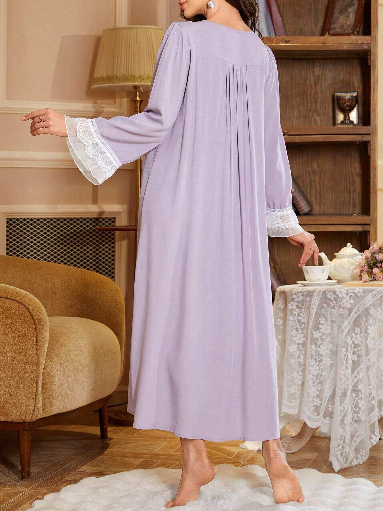 ثوب نوم طويل الأكمام للنساء مطرز بالدانتيل بطراز قصر ريترو، تصميم قطع متداخلة، ملابس فاخرة للاستجمام والراحة، مناسب للعطلات - Pink&blue