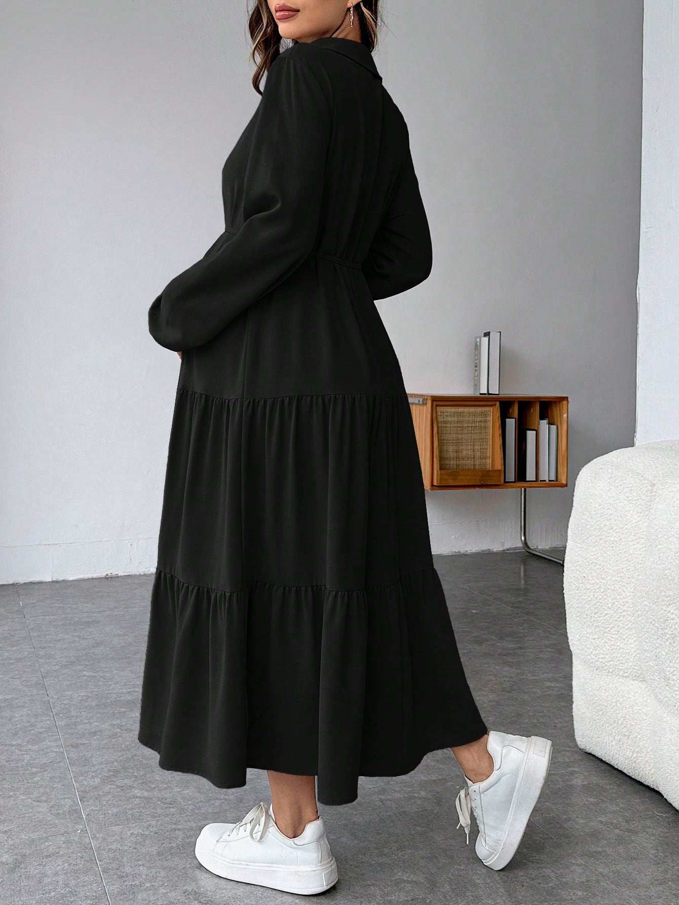 فستان قميص فضفاض لذوات الحمل، مع أزرار أمامية وكشكشة في الذيل ومنطقة الحزام - Pink&blue