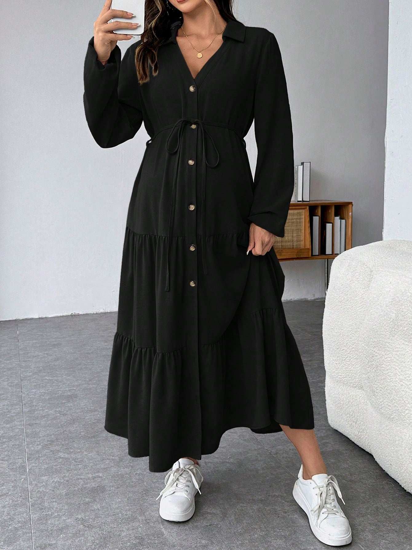 فستان قميص فضفاض لذوات الحمل، مع أزرار أمامية وكشكشة في الذيل ومنطقة الحزام - Pink&blue