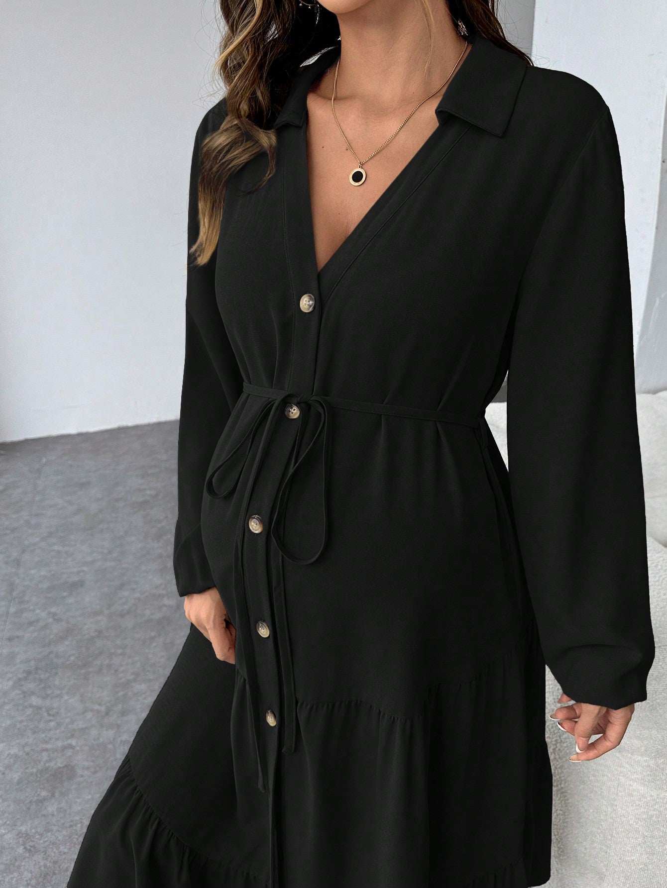 فستان قميص فضفاض لذوات الحمل، مع أزرار أمامية وكشكشة في الذيل ومنطقة الحزام - Pink&blue