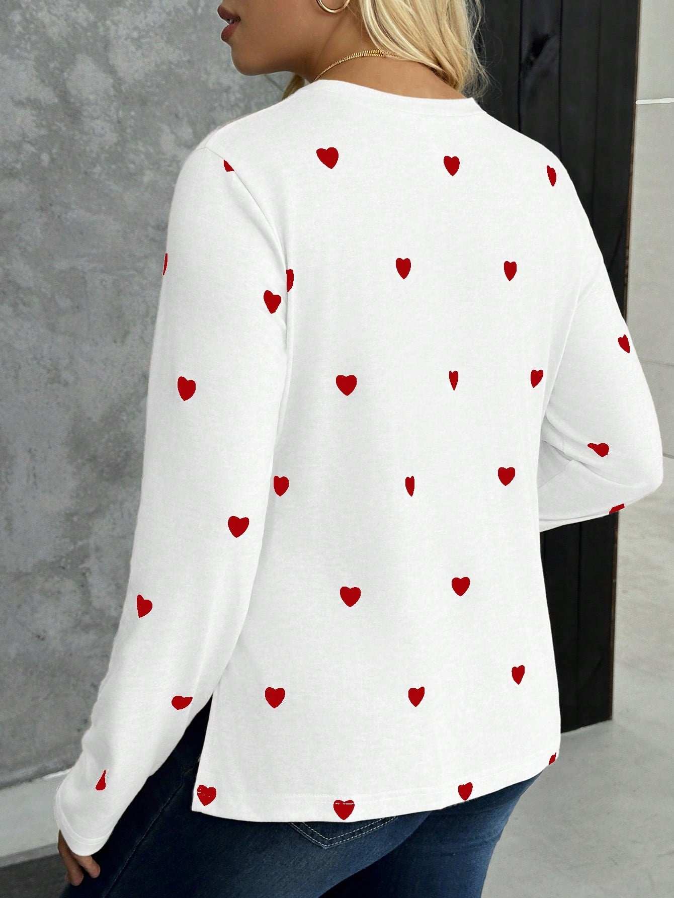 تي شيرت كاجوال بطبعة قلب مع فتحة جانبية للنساء الحوامل، خريفي - Pink&blue