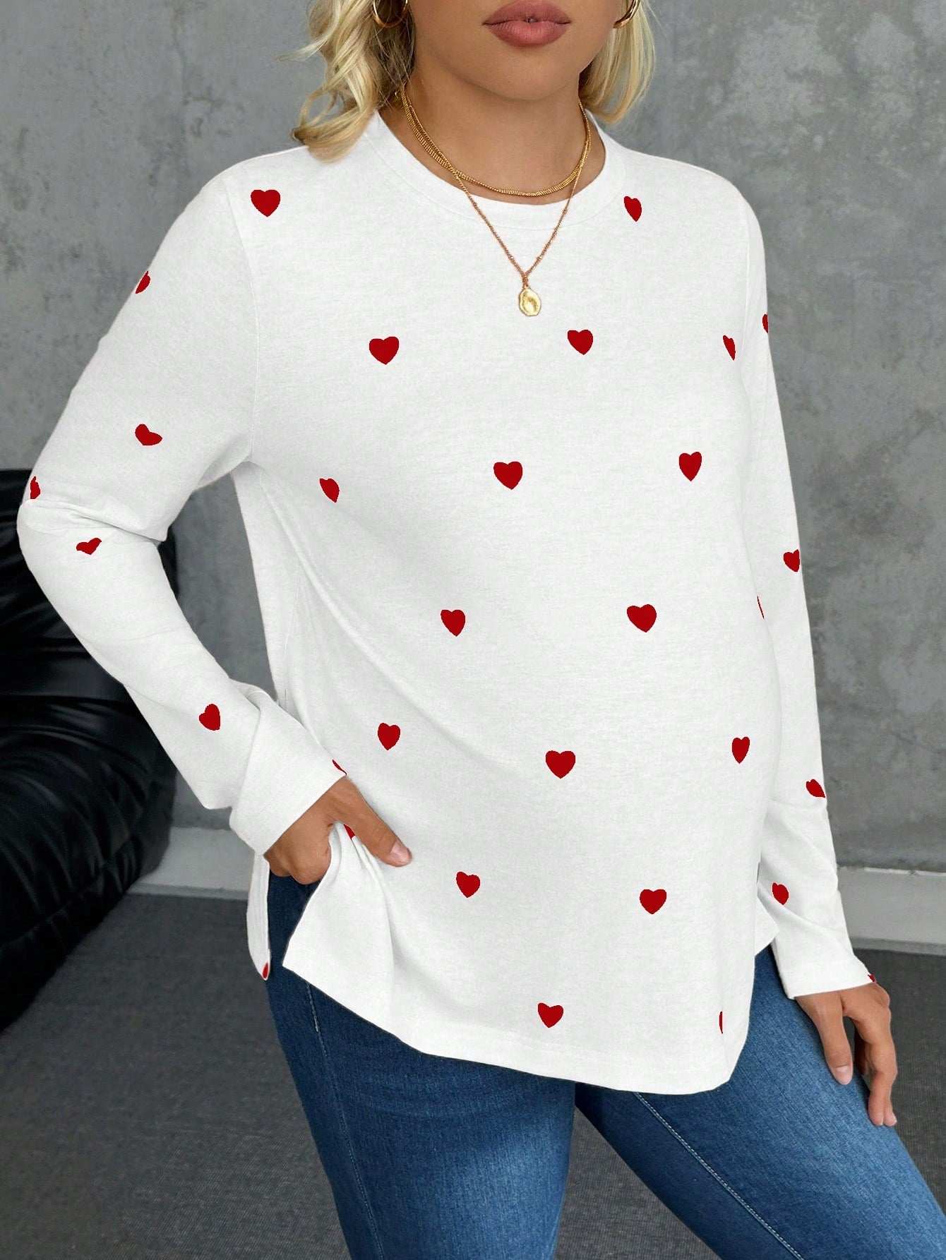 تي شيرت كاجوال بطبعة قلب مع فتحة جانبية للنساء الحوامل، خريفي - Pink&blue