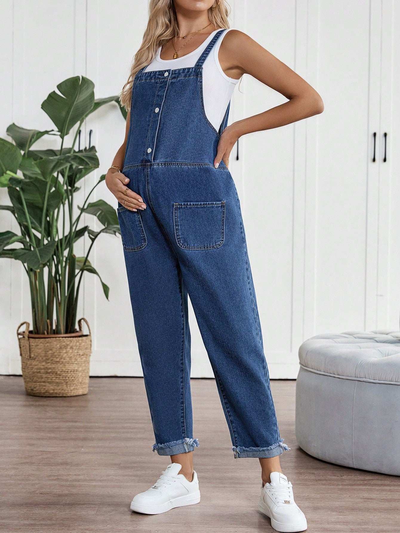 بنطلون قصير للحوامل بلا أكمام و أوفرول أزرق للبس اليومي بأجواء الصيف، يناسب المشاركة في المناسبات اليومية، السهرات الليلية، النوادي الليلية، الحفلات، التجمعات، حفلات المسبح، بداية الدراسة ملابس النساء في المناسبات، المناسبات والاحتفالات، موسيقى المهرجانا - Pink&blue