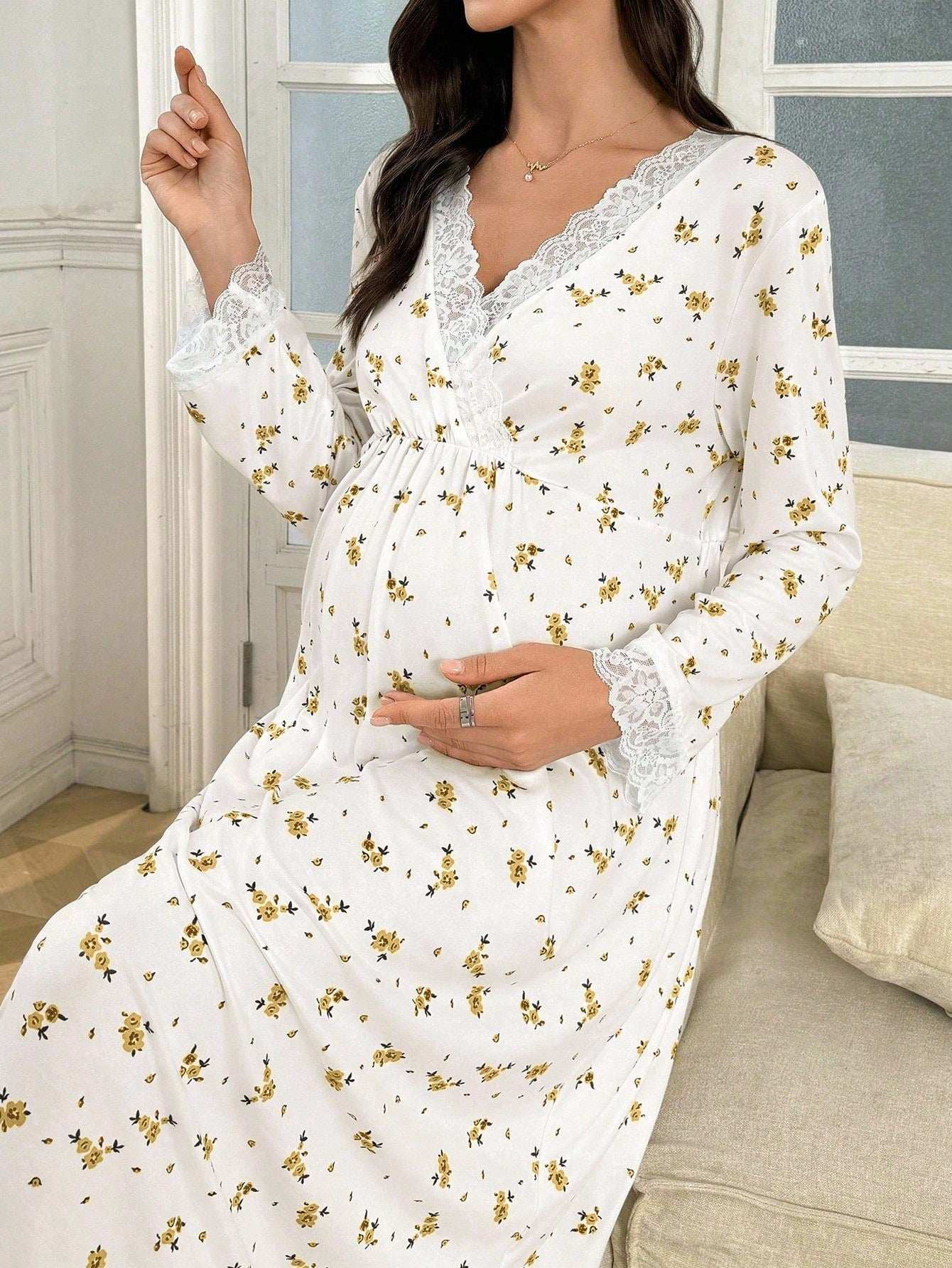 Moonlight & Mama فستان نوم للحوامل بياقة على شكل حرف V وخصر مطاطي، مزين بالدانتيل والزهور الصغيرة، مريح وأنيق للخريف - Pink&blue