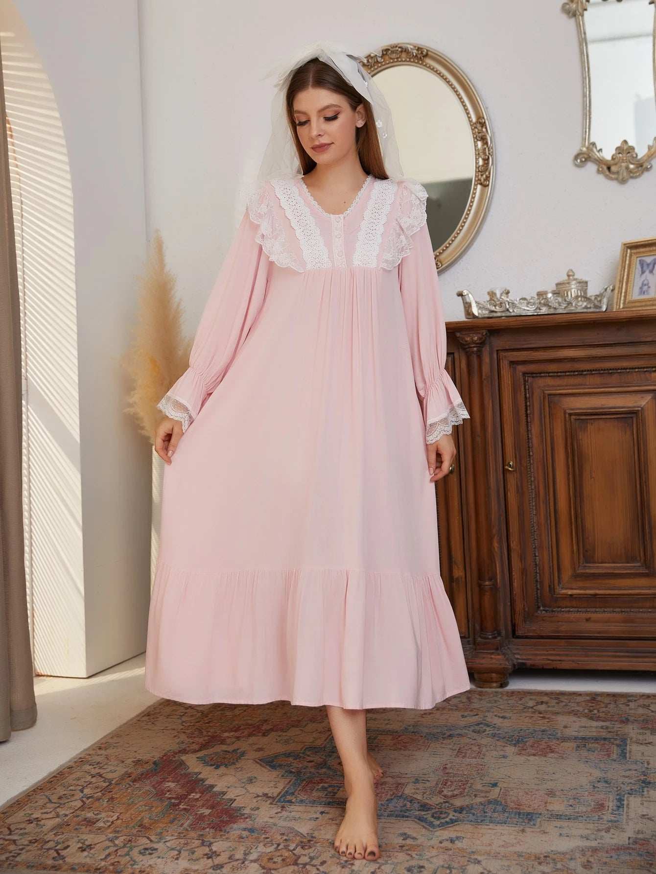 فستان نوم طويل مزود بكشكش وكشكشات على الأكمام والذيل من الدانتيل متباين اللون - Pink&blue