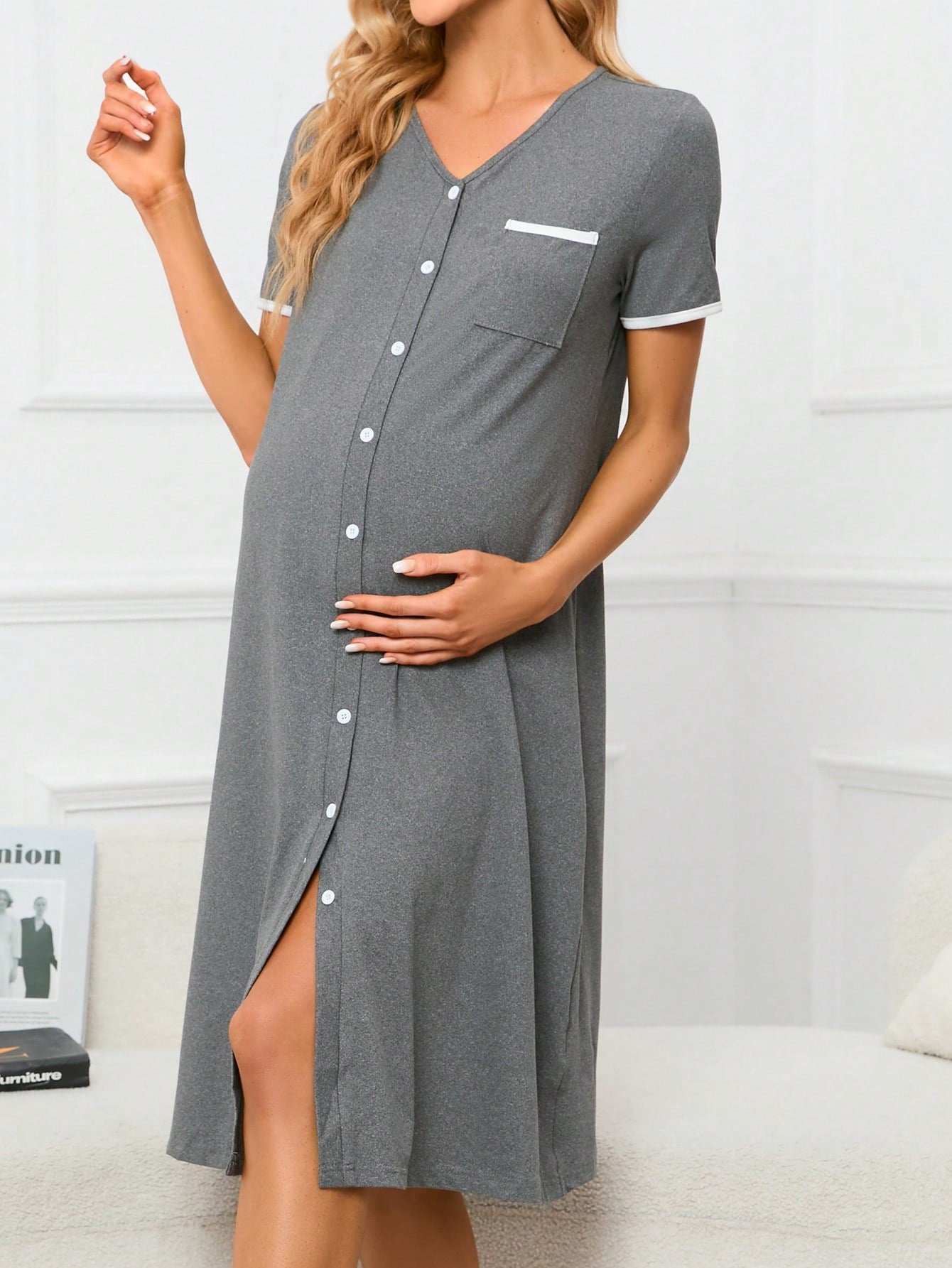 فستان نوم أمومة مميز بأزرار وحواف متباينة للأم - Pink&blue