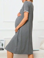 فستان نوم أمومة مميز بأزرار وحواف متباينة للأم - Pink&blue