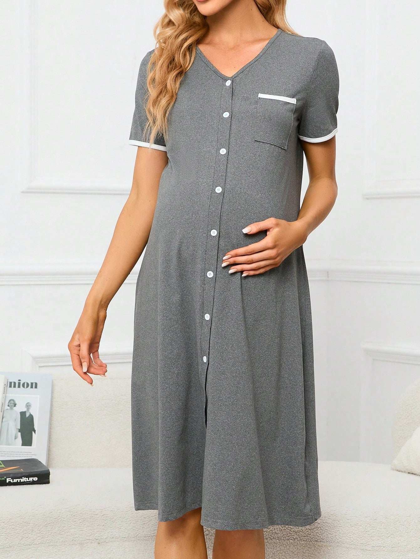 فستان نوم أمومة مميز بأزرار وحواف متباينة للأم - Pink&blue