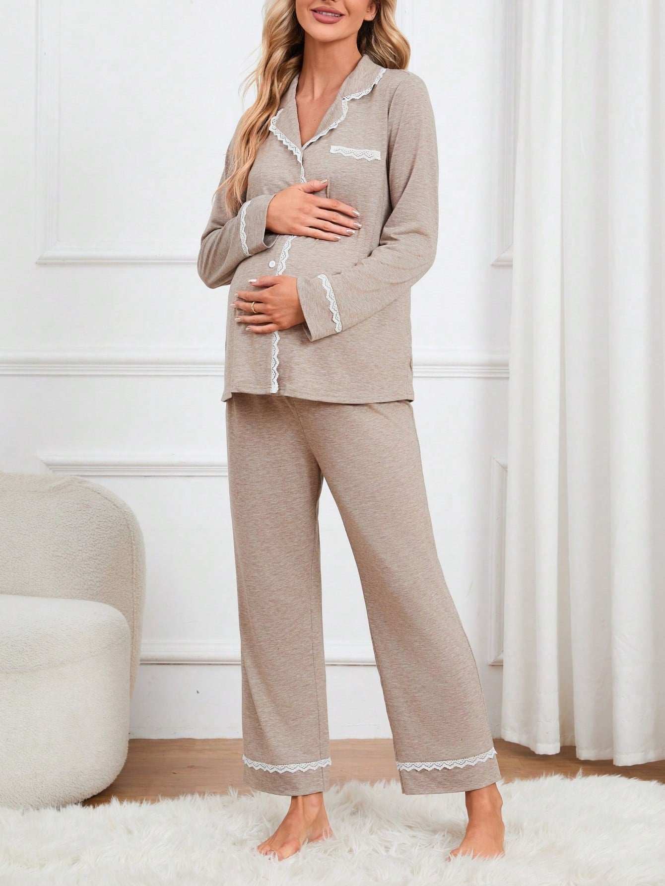 طقم بيجاما مكون من ملابس علوية نوم وبنطال نوم بتريمينج من الدانتيل للأمهات - Pink&blue