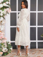 ثوب نسائي مطرز برقبة على شكل V و طرف انسيابي مع حاشية فرنتش - Pink&blue