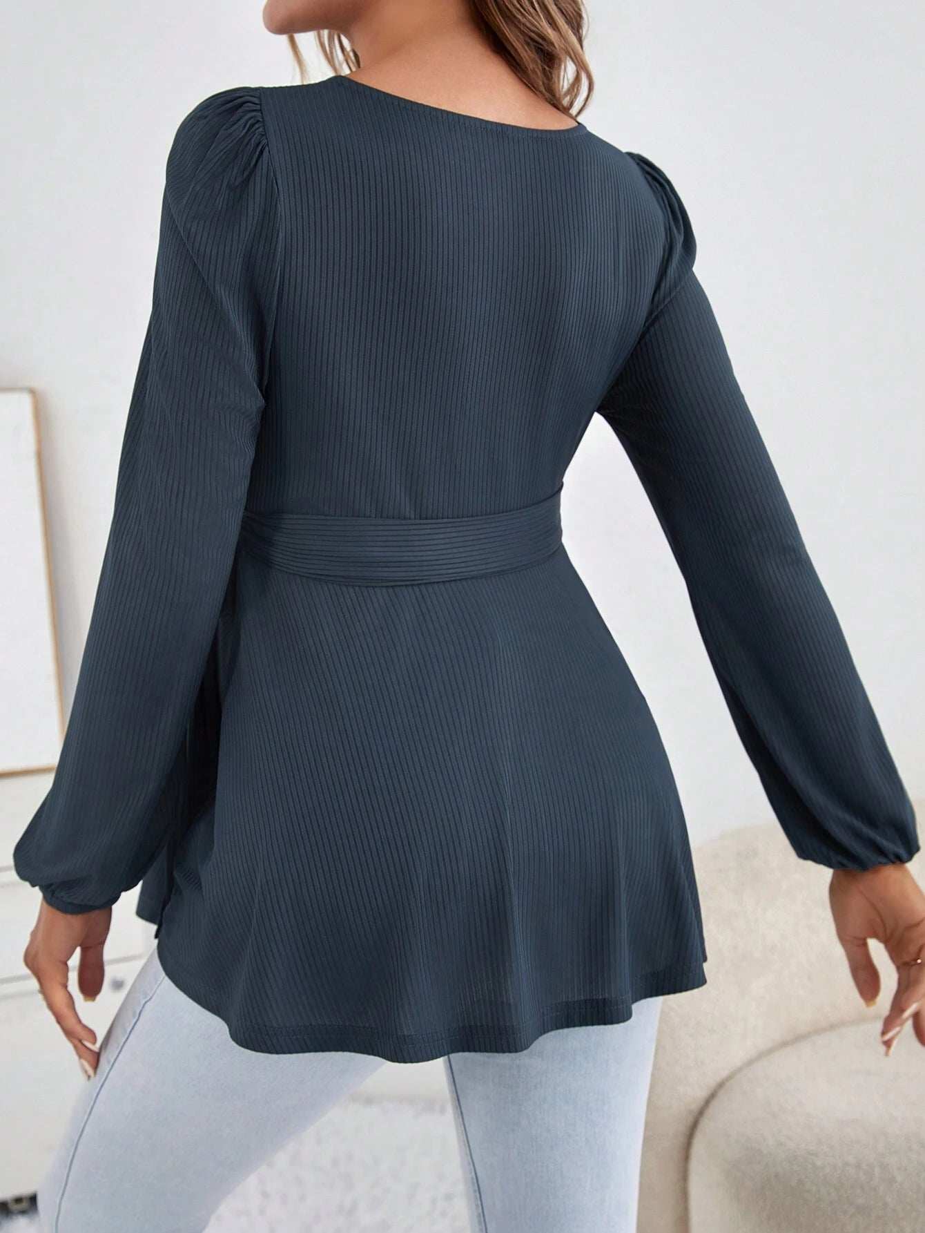 قميص نسائي للحوامل بأكمام جرس و ياقة على شكل V لون سادة - Pink&blue