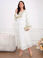 فستان طويل أبيض فضفاض مريح لموسم الربيع، للحوامل، بخياطة مطرزة وتصميم ياقة مستدقة - Pink&blue