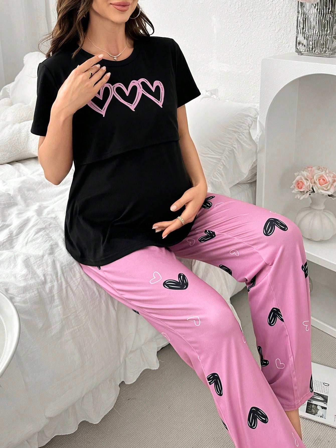 طقم بيجاما للحوامل والرضاعة بطبعة قلوب الحب - Pink&blue