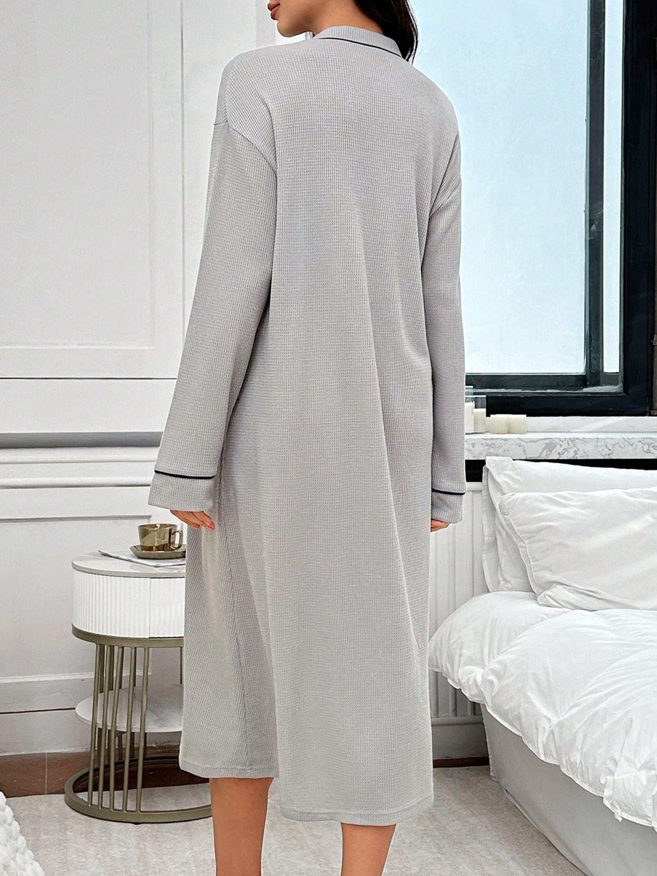 ثوب ليلي للأم بجيب مطرز برسوم الدب الكرتوني، أكمام طويلة - Pink&blue