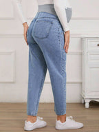 بنطلون جينز أنيق للحوامل مطرز بتطريز زهري بألوان متباينة وخصر قابل للتعديل - Pink&blue