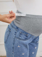 بنطلون جينز أنيق للحوامل مطرز بتطريز زهري بألوان متباينة وخصر قابل للتعديل - Pink&blue