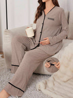 طقم ملابس داخلية للحوامل بطباعة حرفية، بياقة على شكل حرف V وأكمام طويلة مع بنطلون طويل، تفاصيل مريحة وأنيقة، ملابس خريفية - Pink&blue