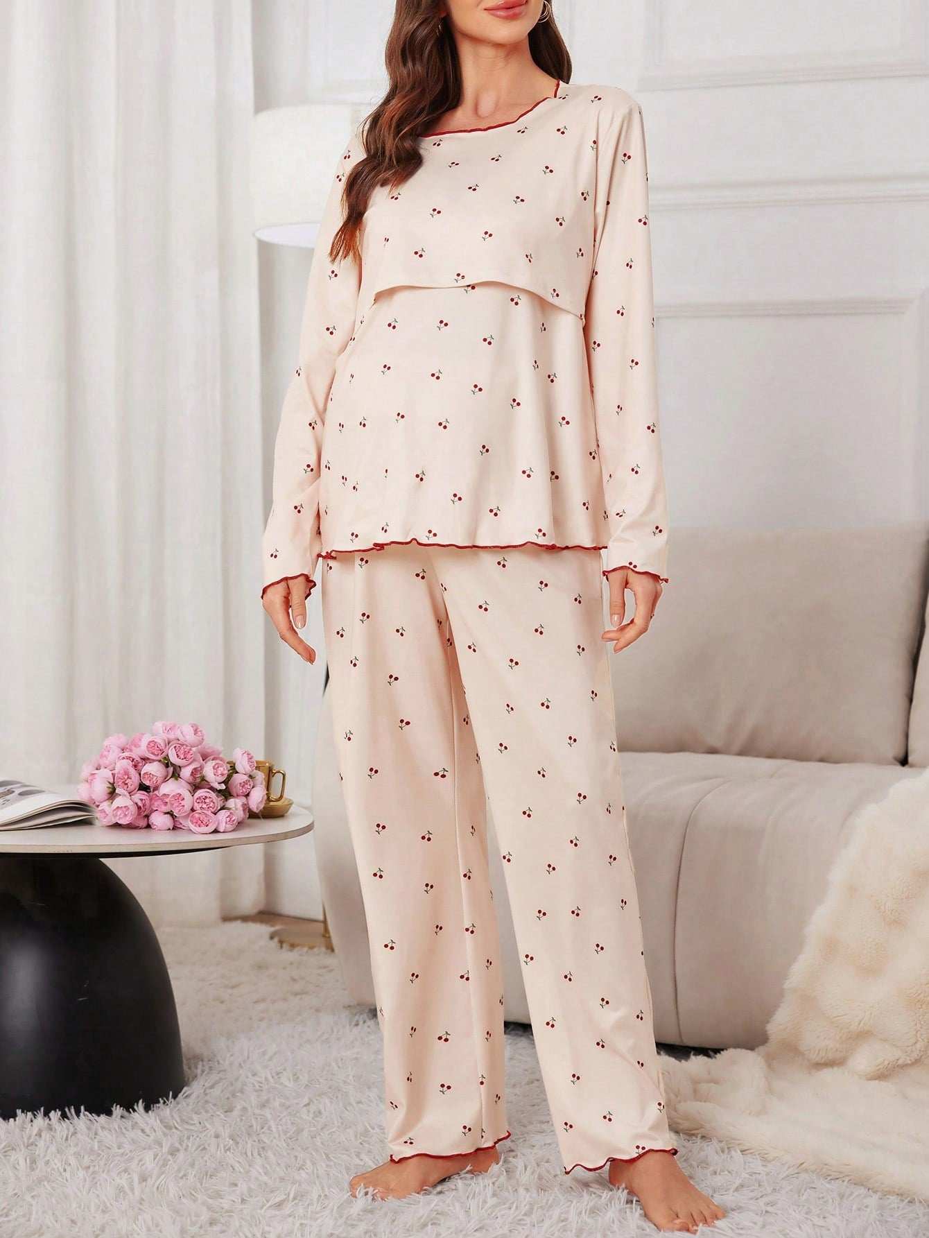 مجموعة بيجامات للحوامل بتصميم تغذية الطفل بنقشة الكرز مع حافة من التكشيطات المتباينة قطعتين - Pink&blue