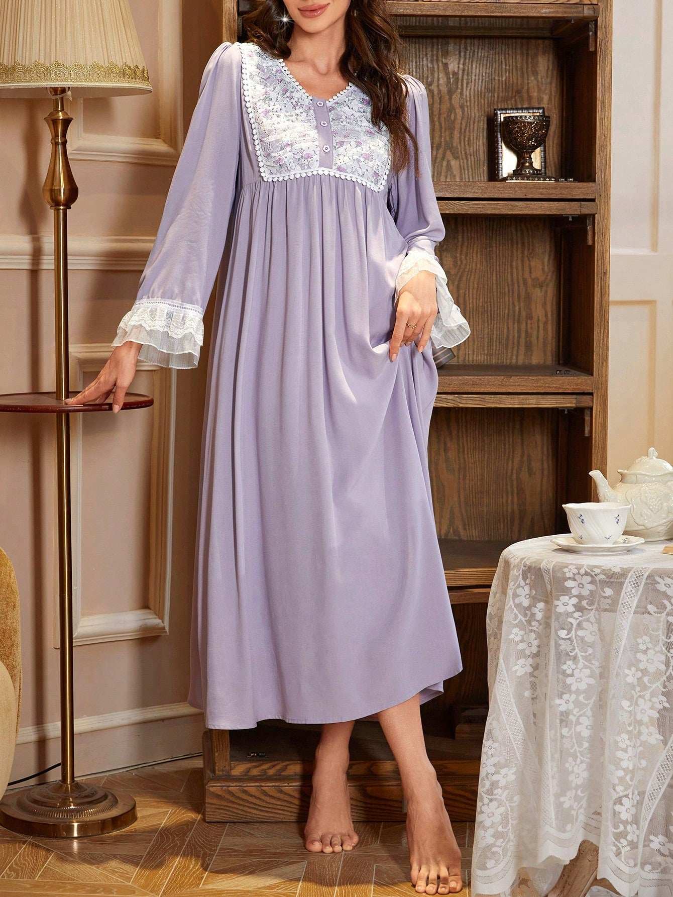 ثوب نوم طويل الأكمام للنساء مطرز بالدانتيل بطراز قصر ريترو، تصميم قطع متداخلة، ملابس فاخرة للاستجمام والراحة، مناسب للعطلات - Pink&blue