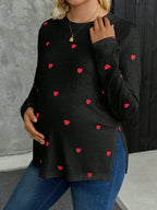 تي شيرت كاجوال طويل الأكمام للحوامل برسومات قلوب متناثرة على الصدر - Pink&blue