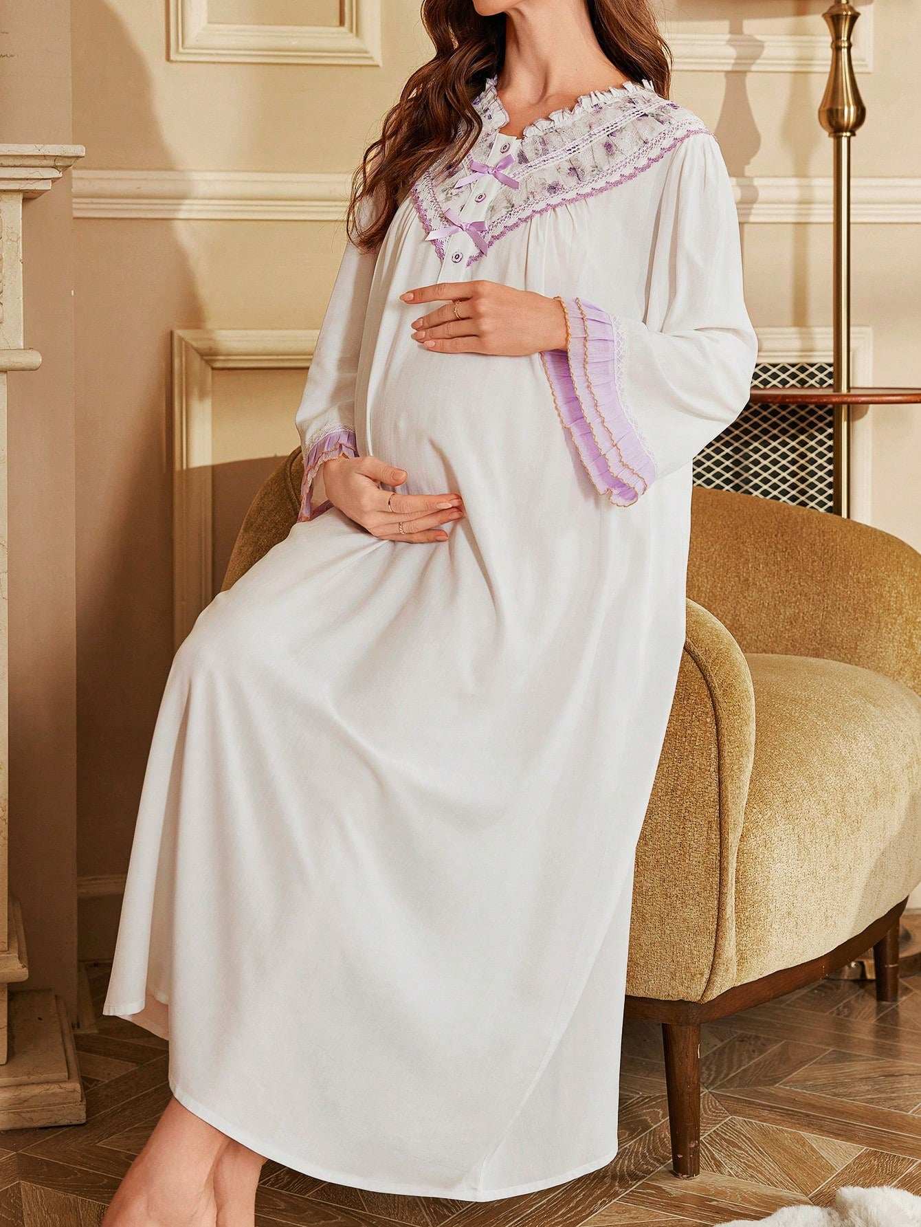 قميص نوم للحوامل بتصميم فضفاض، طباعة الدانتيل المجعد، تصميم الرقبة على شكل V، أكمام طويلة، بألوان متباينة - Pink&blue