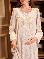 ثوب نوم للحوامل بطراز قصر فاخر مزخرف بطبعات زهور صغيرة مع تريم متباين على الياقة المربعة، ملابس منزلية فاخرة، خريف - Pink&blue