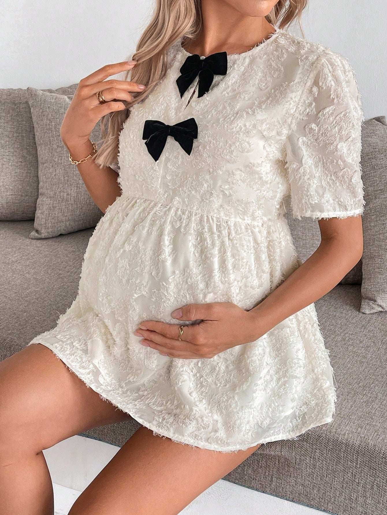 قميص مكسور قصير الأكمام به كشكشة في الذيل مزين بعقدة لحوامل - Pink&blue