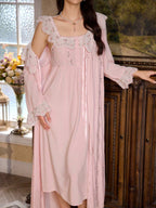 مجموعة قميص نوم وردة وقميص داخلي مطرز على الطراز القديم لقصر - Pink&blue