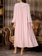 مجموعة قميص نوم وردة وقميص داخلي مطرز على الطراز القديم لقصر - Pink&blue