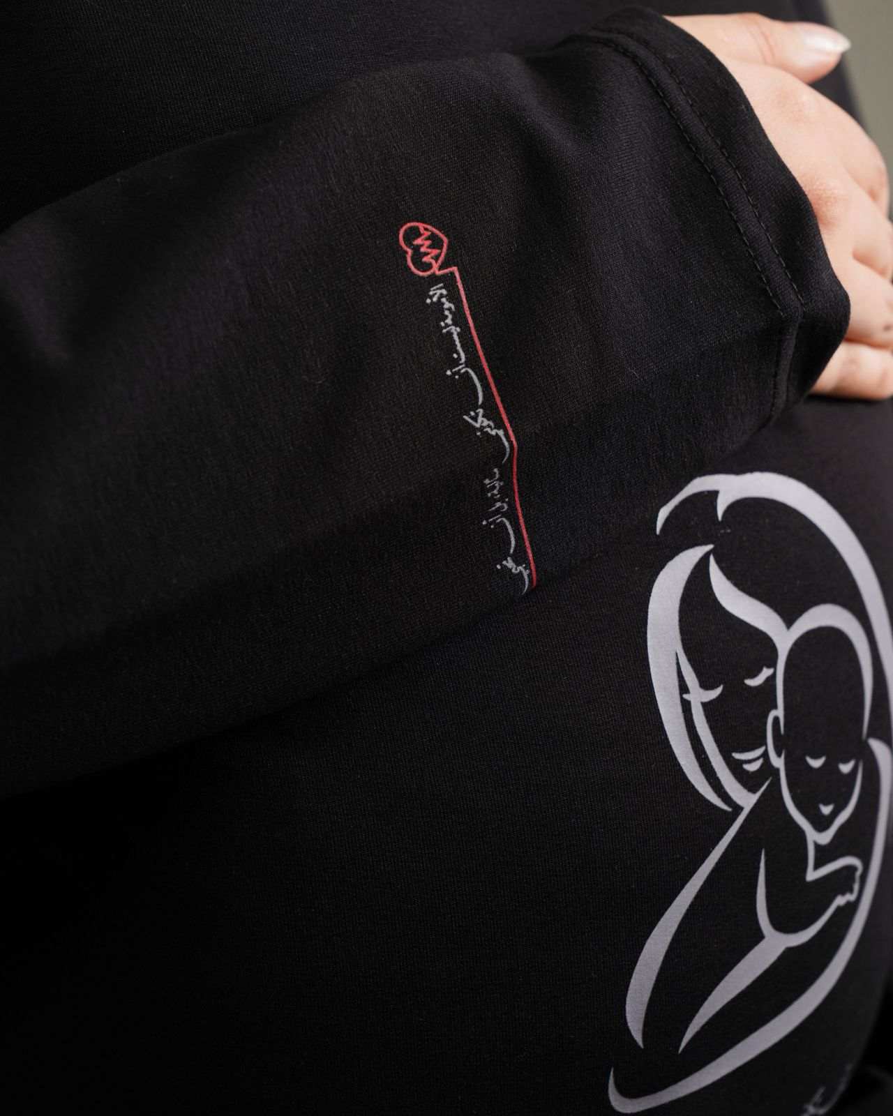 تيشيرت مميز بلون الاسود، - Pink&blue